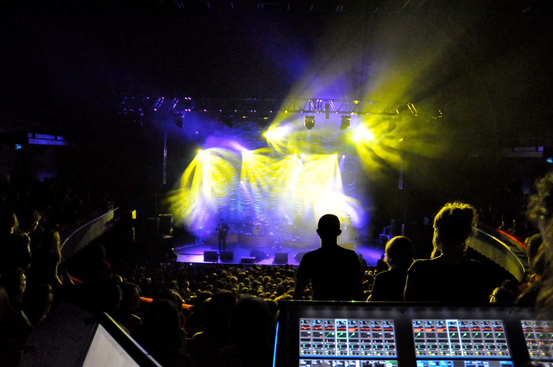 Image of Kaiser Chiefs, live in concert.