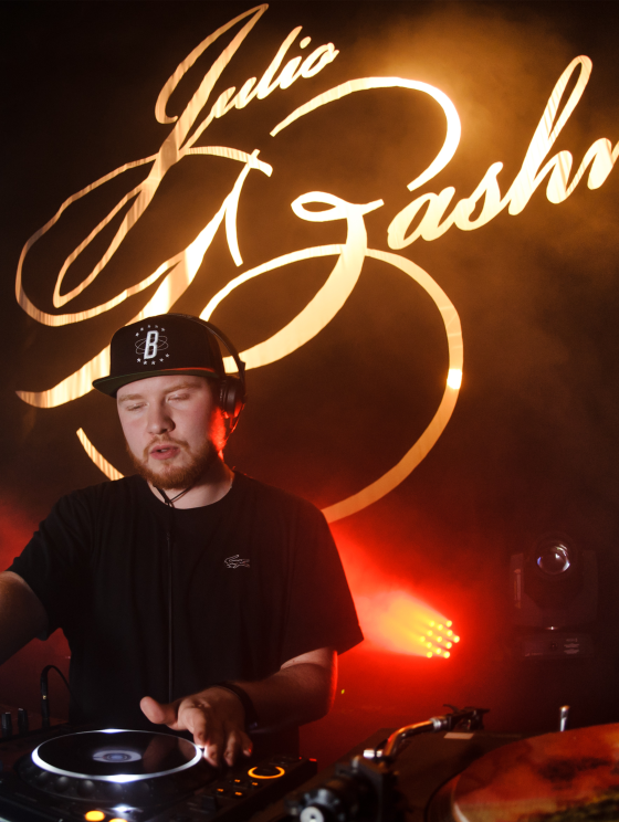 Julio Bashmore Tour